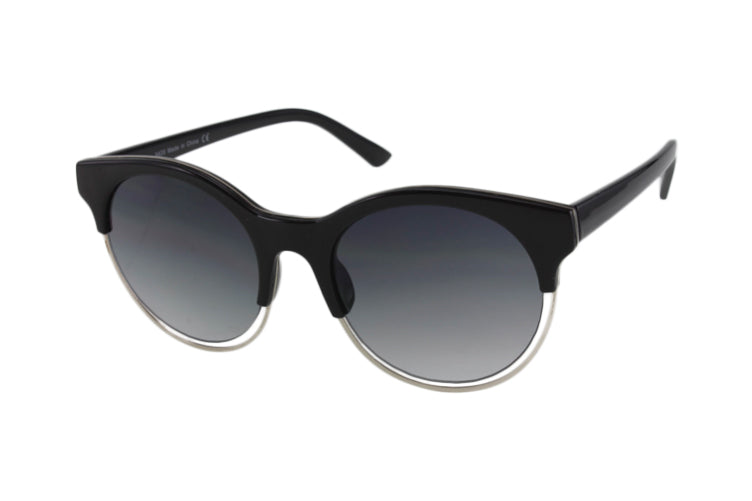 MQ Colette sunglasses in Black / Smoke