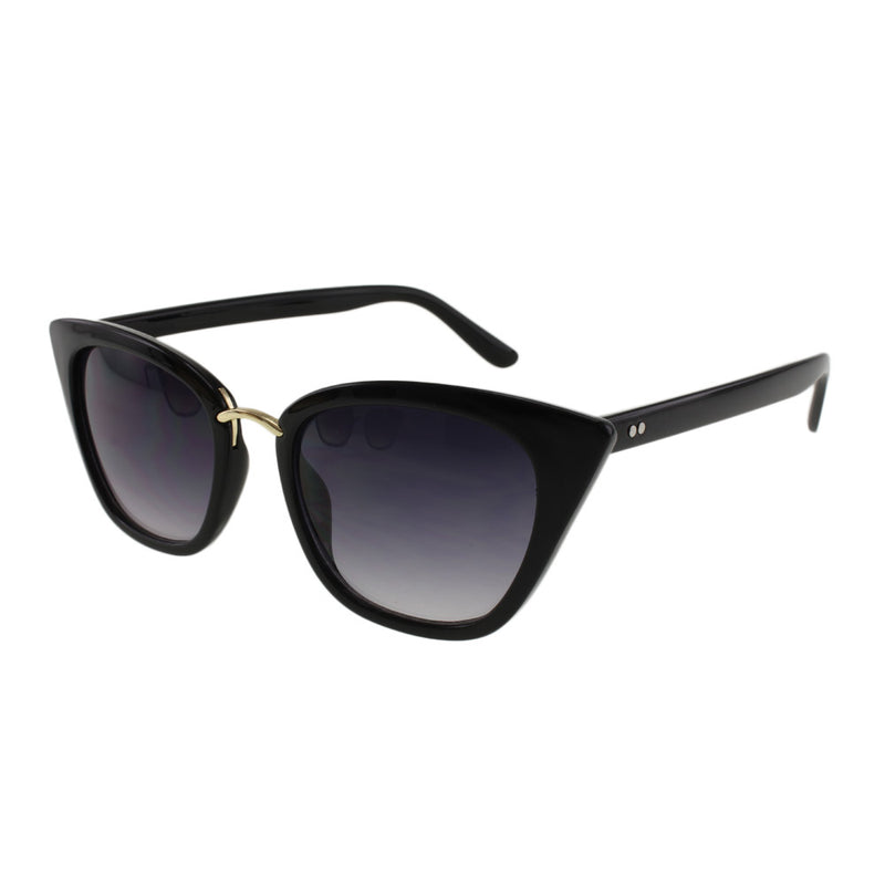 MQ Cassia Sunglasses in Black / Smoke