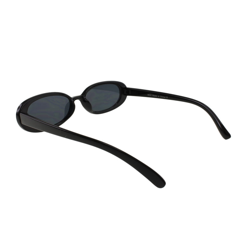 MQ Blair Sunglasses in Black / Smoke
